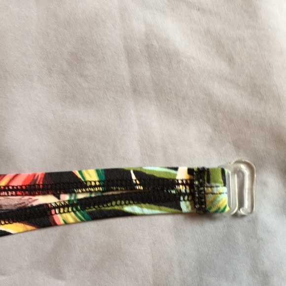 Lovely black and green bikini top by Catalina! - Picture 10 of 16